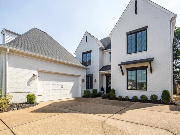 208 CHADWICK WOODS LN, Collierville, TN 38017