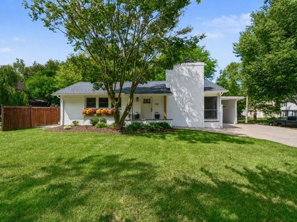1521 Lake Grove Avenue SE, East Grand Rapids, MI 49506