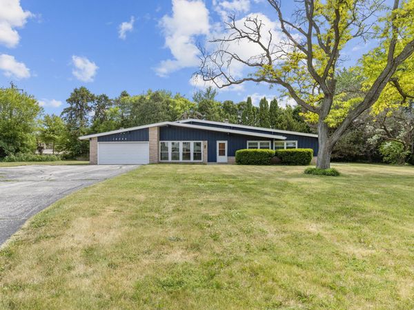 18345 Ashlea Dr, Brookfield, WI 53045