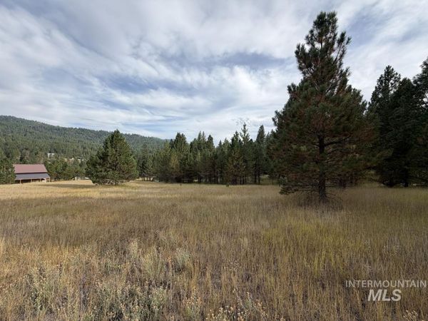 15 Blue Spruce Court, Cascade, ID 83611