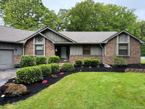 37931 Shoreline Drive , Harrison Township, Mi 48045
