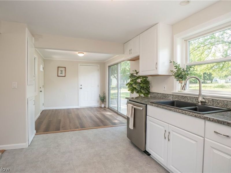 592 Frost Road, Streetsboro, OH 44241 Photo 12