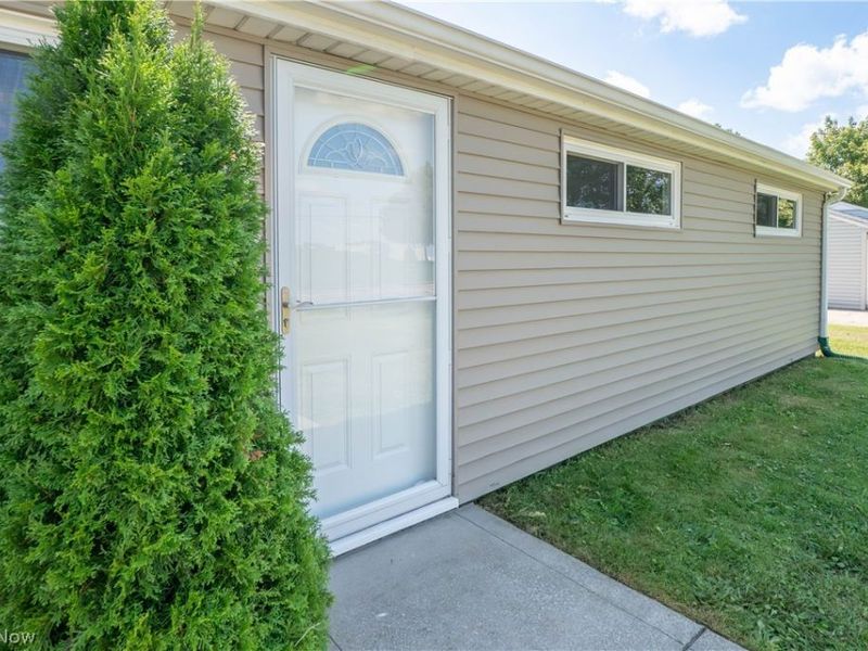 592 Frost Road, Streetsboro, OH 44241 Photo 2