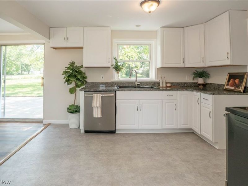 592 Frost Road, Streetsboro, OH 44241 Photo 7