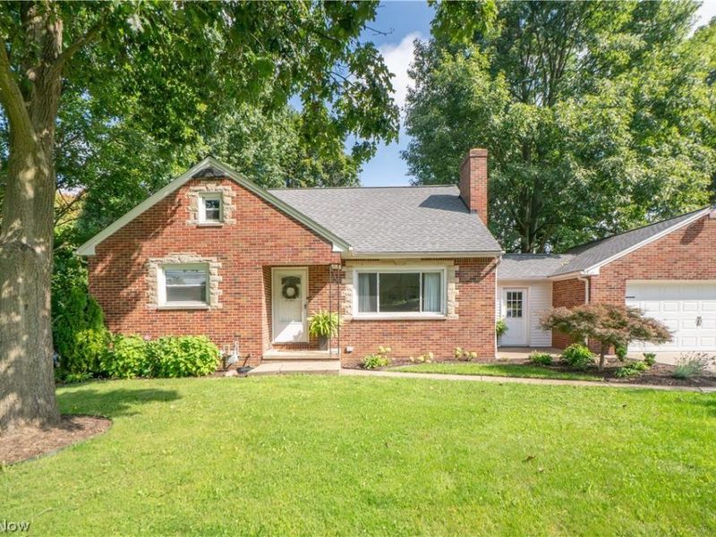 1215 Easton Street NE, Canton, OH 44721 Photo 2