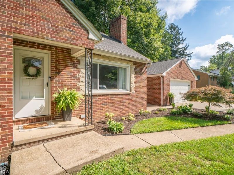 1215 Easton Street NE, Canton, OH 44721 Photo 3