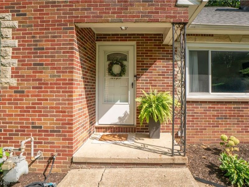 1215 Easton Street NE, Canton, OH 44721 Photo 4