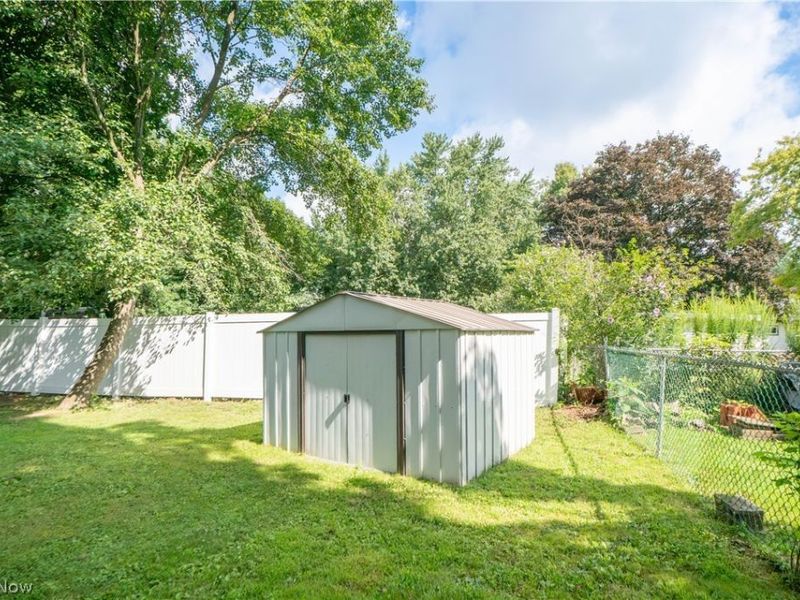 1215 Easton Street NE, Canton, OH 44721 Photo 43