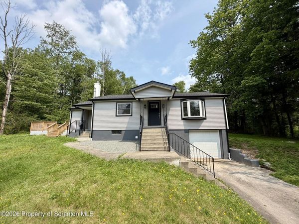 499 State Route 106 , Greenfield Twp, PA 18407