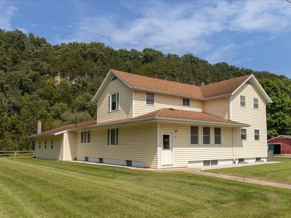208 Ashburn Street E, Lanesboro, MN 55949