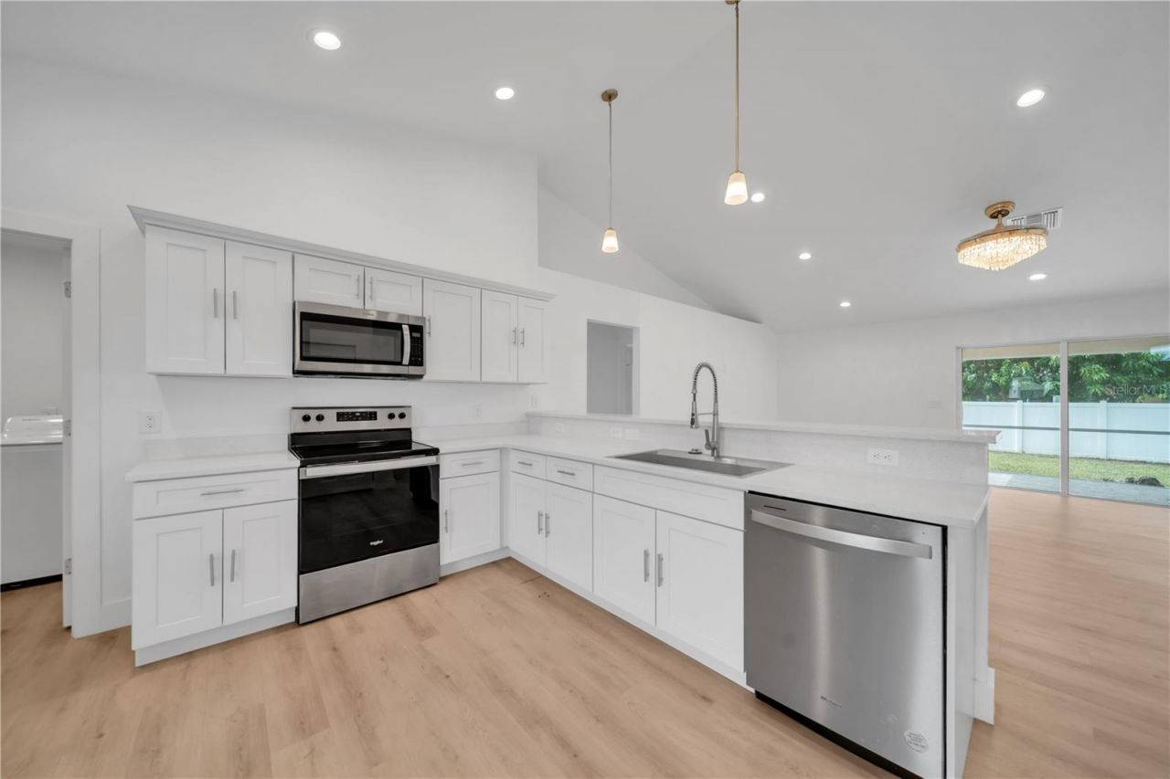 2007 NW 21st St, Cape Coral, FL 33993 Photo