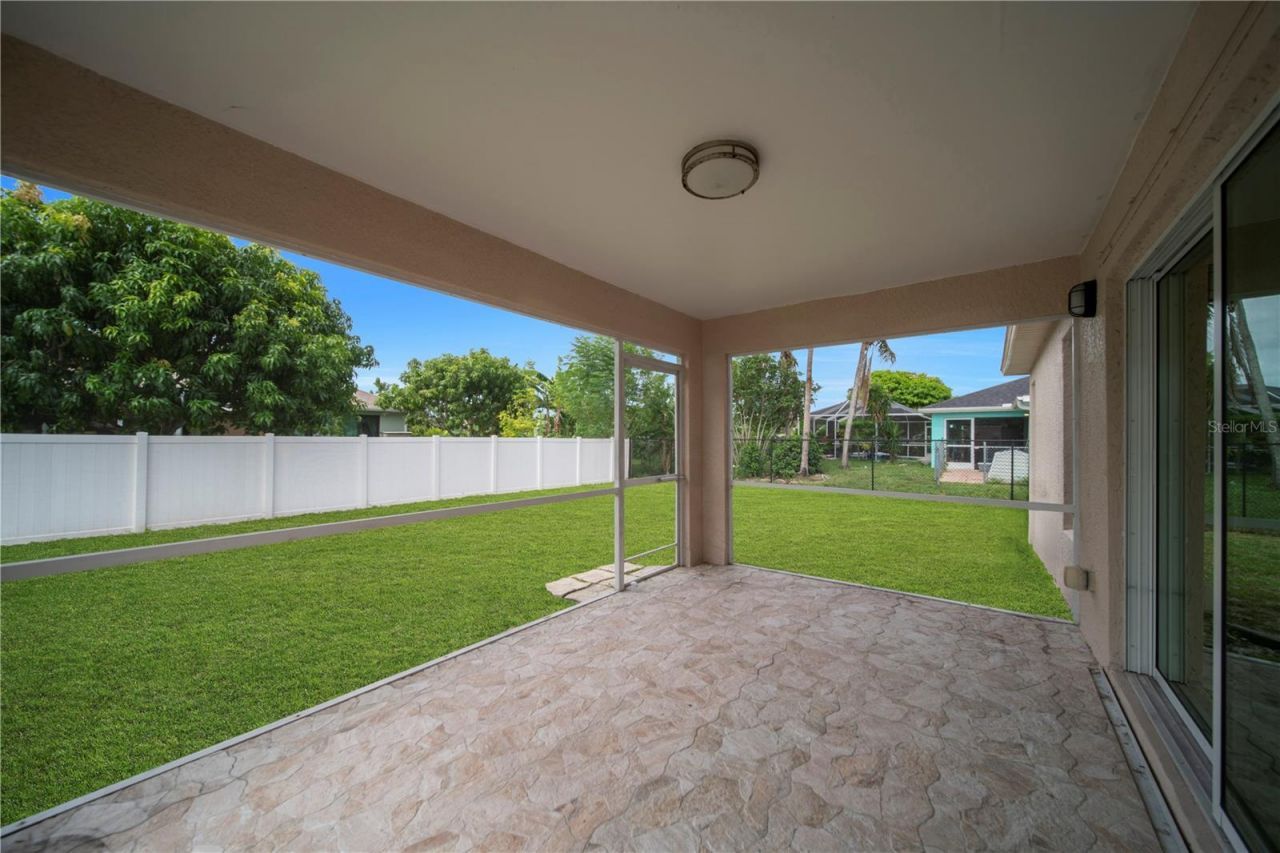 2007 NW 21st St, Cape Coral, FL 33993 Photo