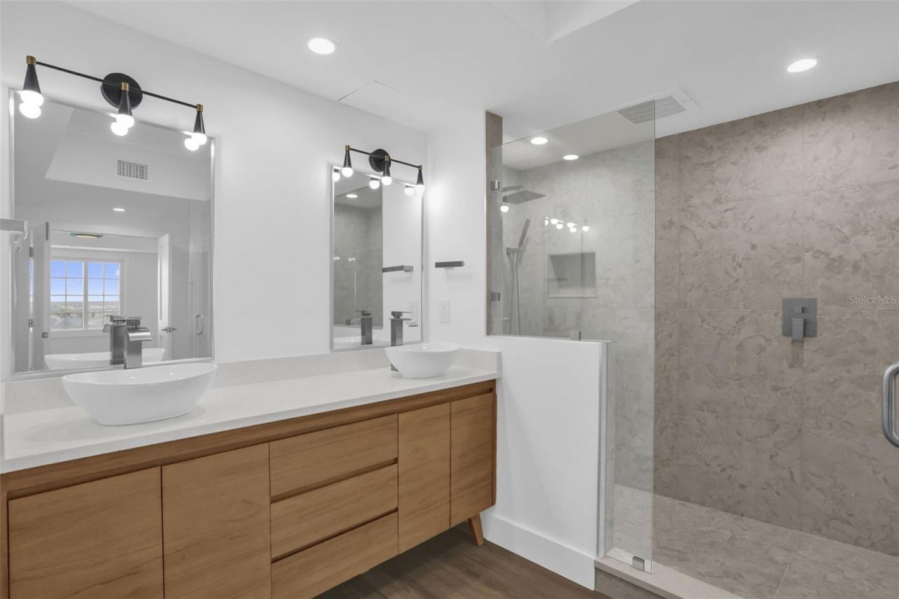 7593 Gathering Drive, Unit 707, Reunion, FL 34747 Photo