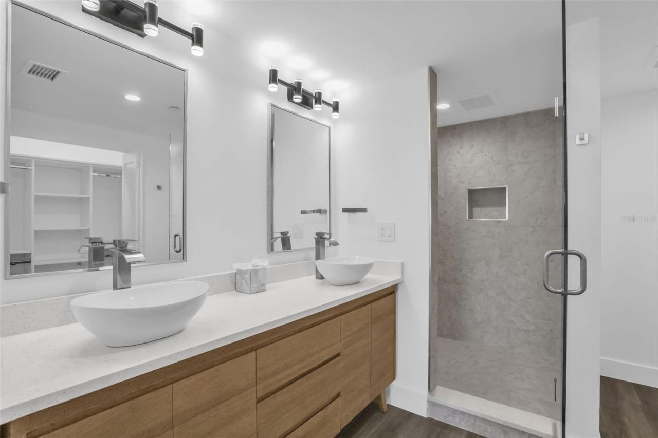 7593 Gathering Drive, Unit 707, Reunion, FL 34747 Photo