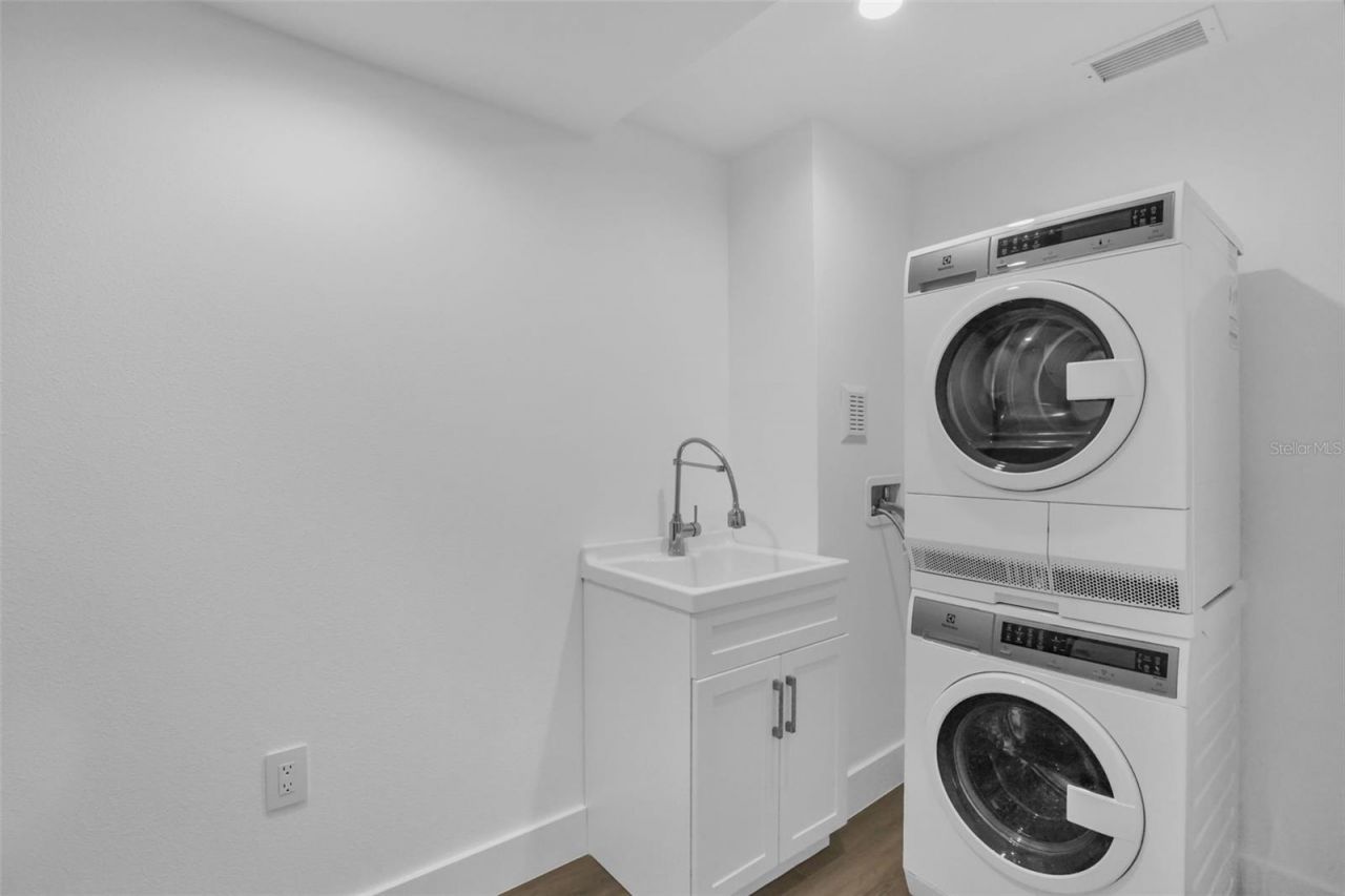 7593 Gathering Drive, Unit 707, Reunion, FL 34747 Photo