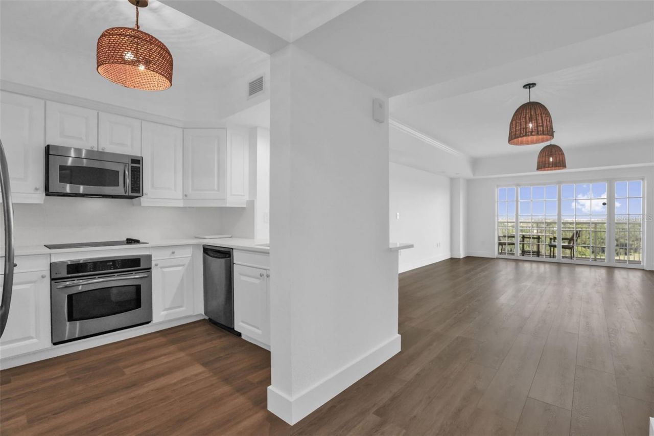 7593 Gathering Drive, Unit 707, Reunion, FL 34747 Photo