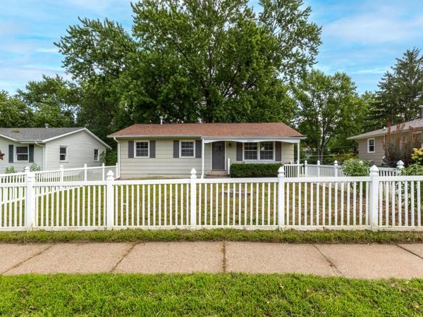 2803 N Pine Street , Davenport, IA 52804