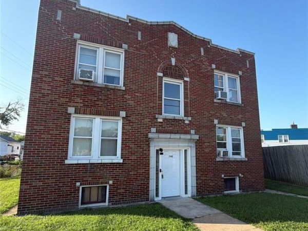 760 Thrush Avenue , St Louis, MO 63147