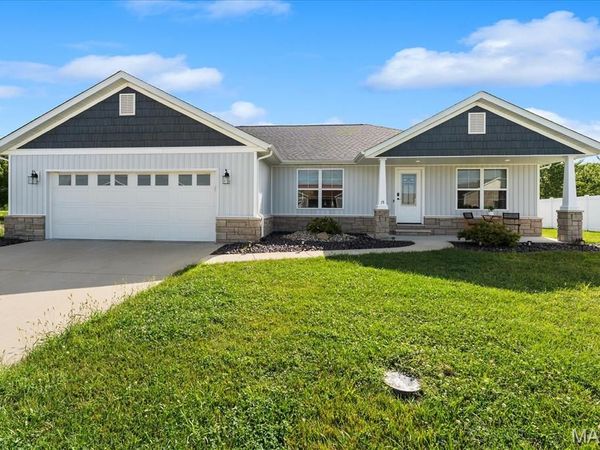 15 Atwood Court , Highland, IL 62249