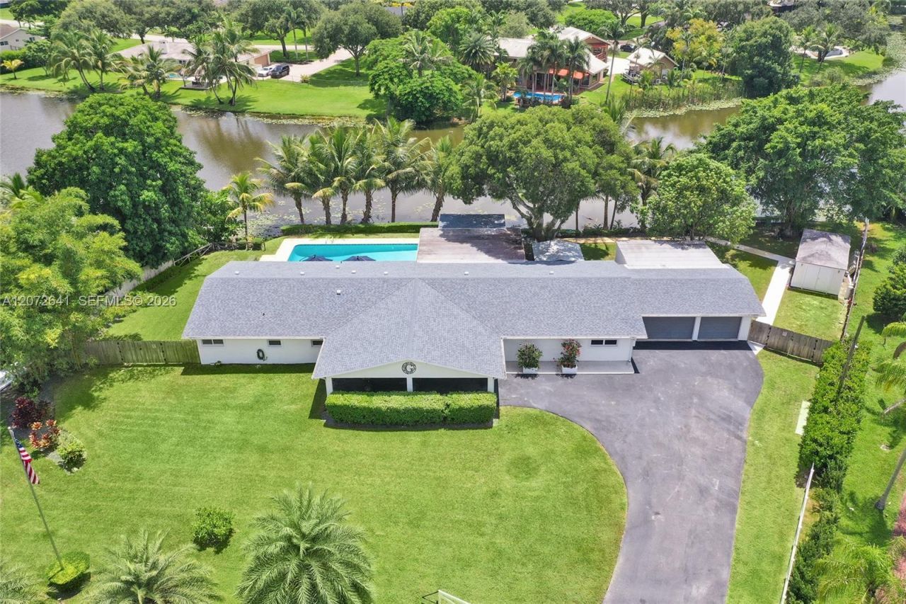 10880 SW 25th St, Davie, FL 33324 Photo