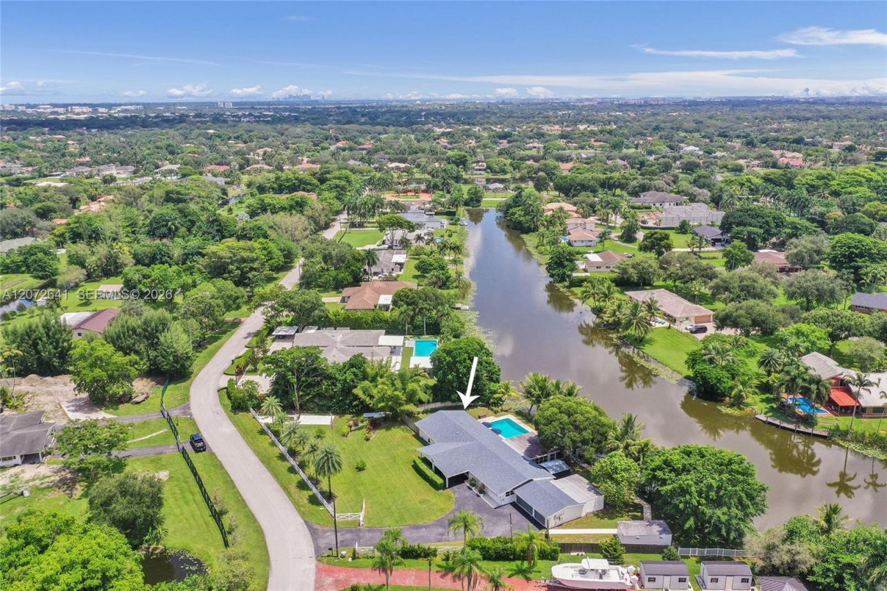 10880 SW 25th St, Davie, FL 33324 Photo
