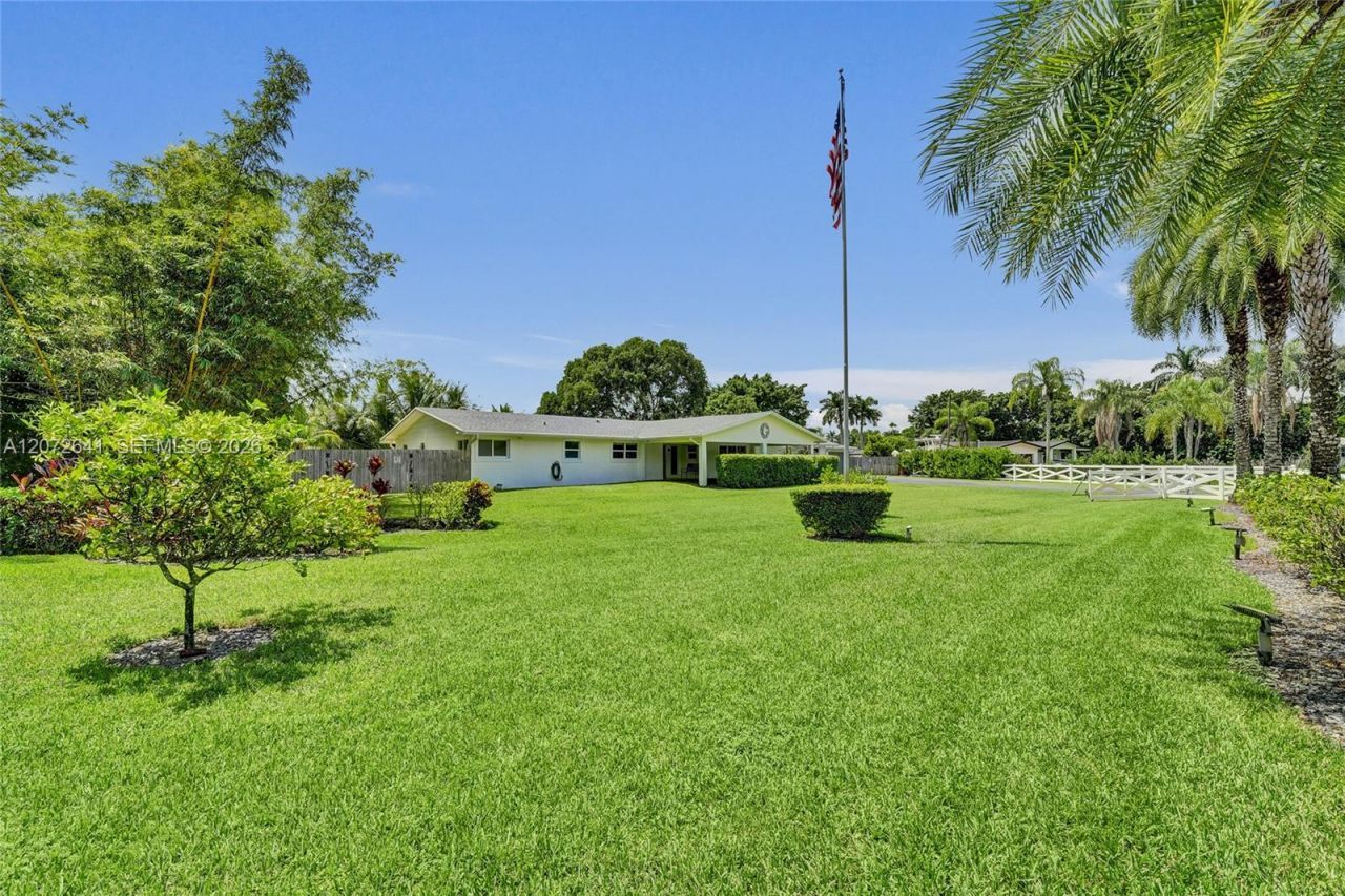 10880 SW 25th St, Davie, FL 33324 Photo