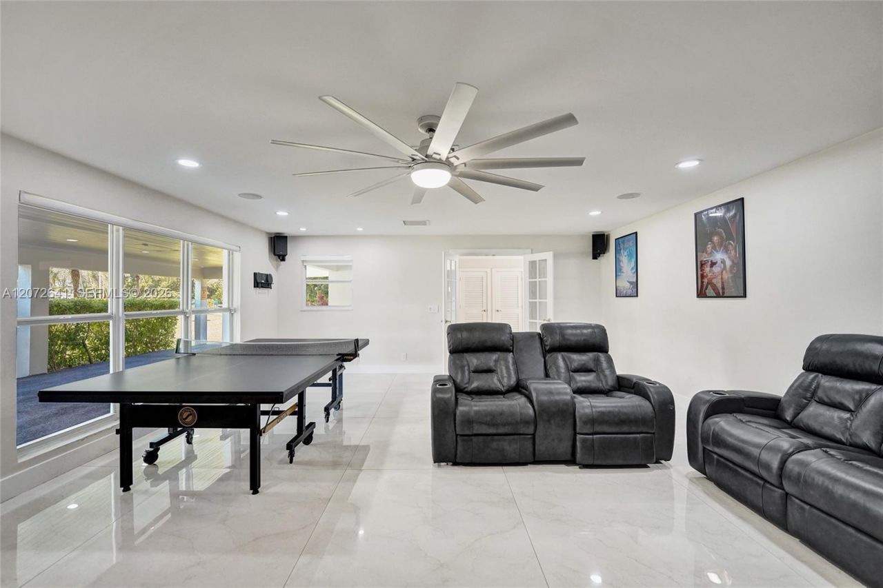 10880 SW 25th St, Davie, FL 33324 Photo