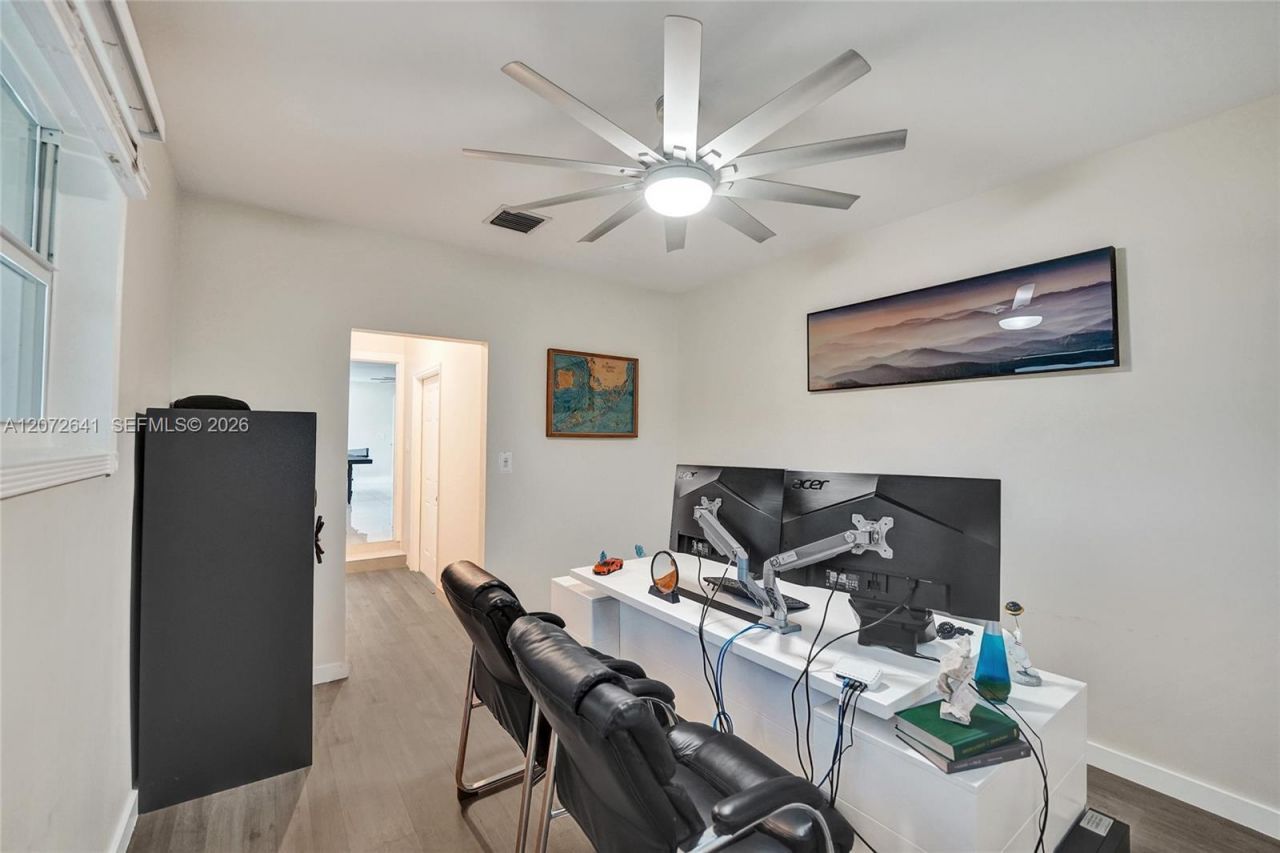 10880 SW 25th St, Davie, FL 33324 Photo