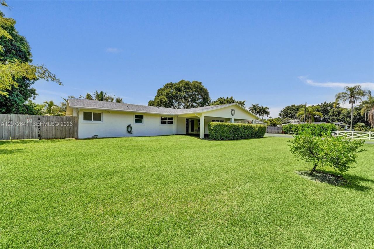 10880 SW 25th St, Davie, FL 33324 Photo