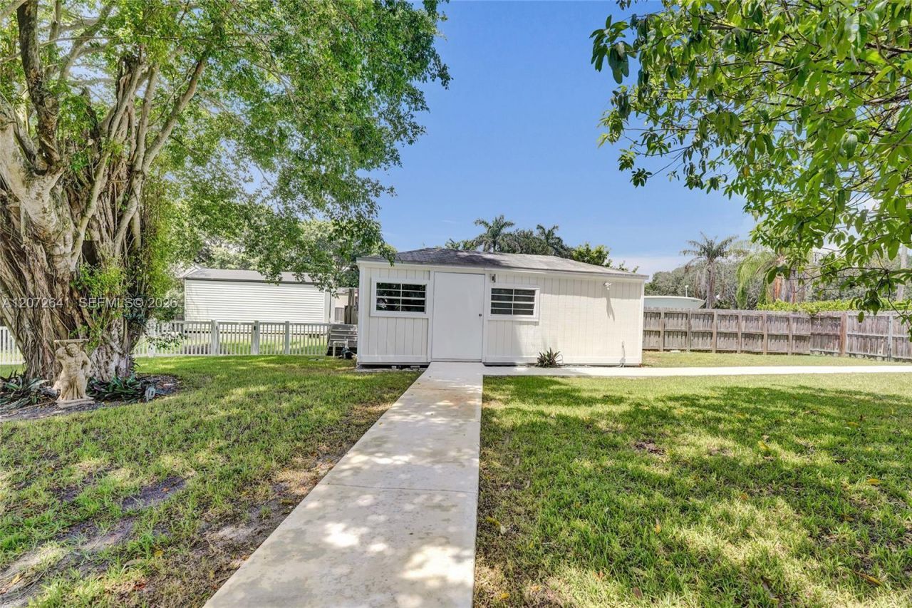 10880 SW 25th St, Davie, FL 33324 Photo