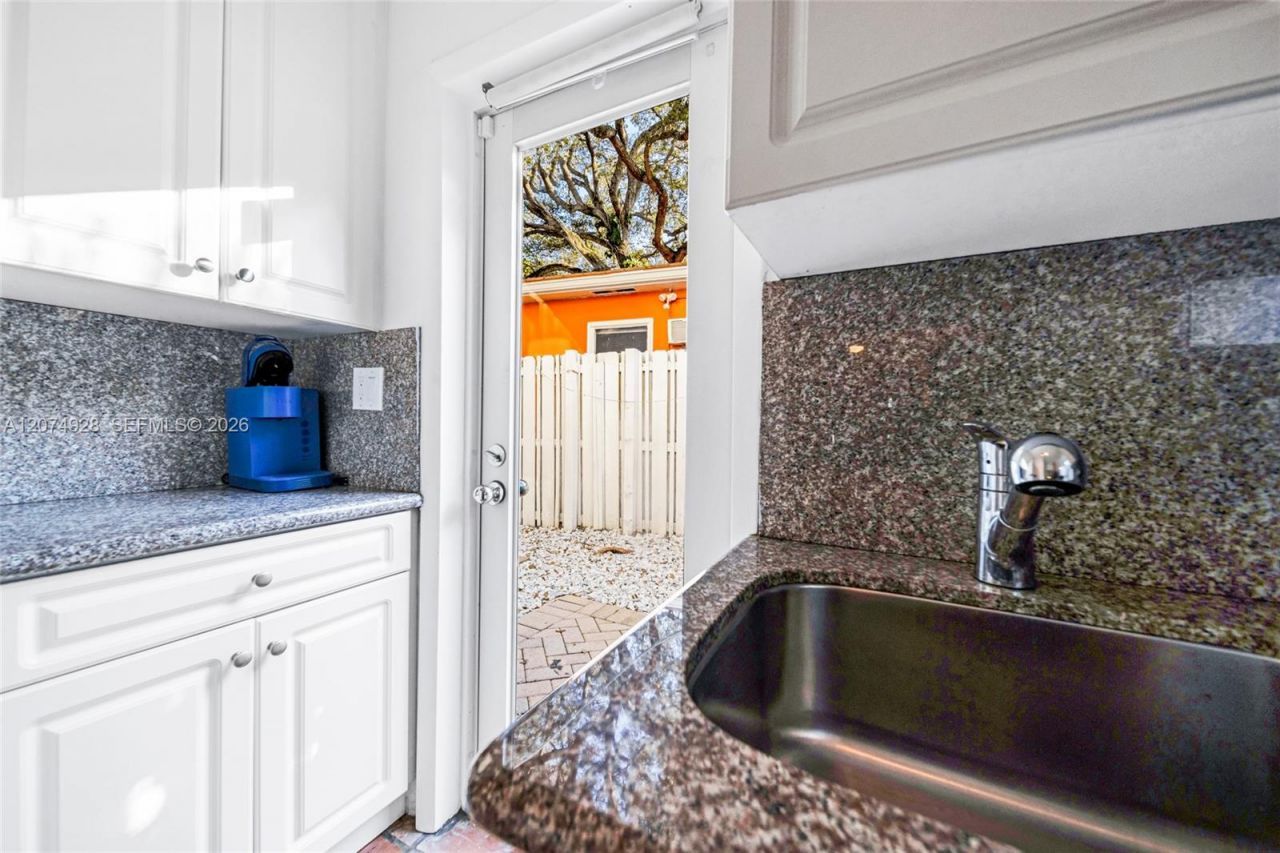 312 NE 16th Ter , Unit C, Fort Lauderdale, FL 33301 Photo
