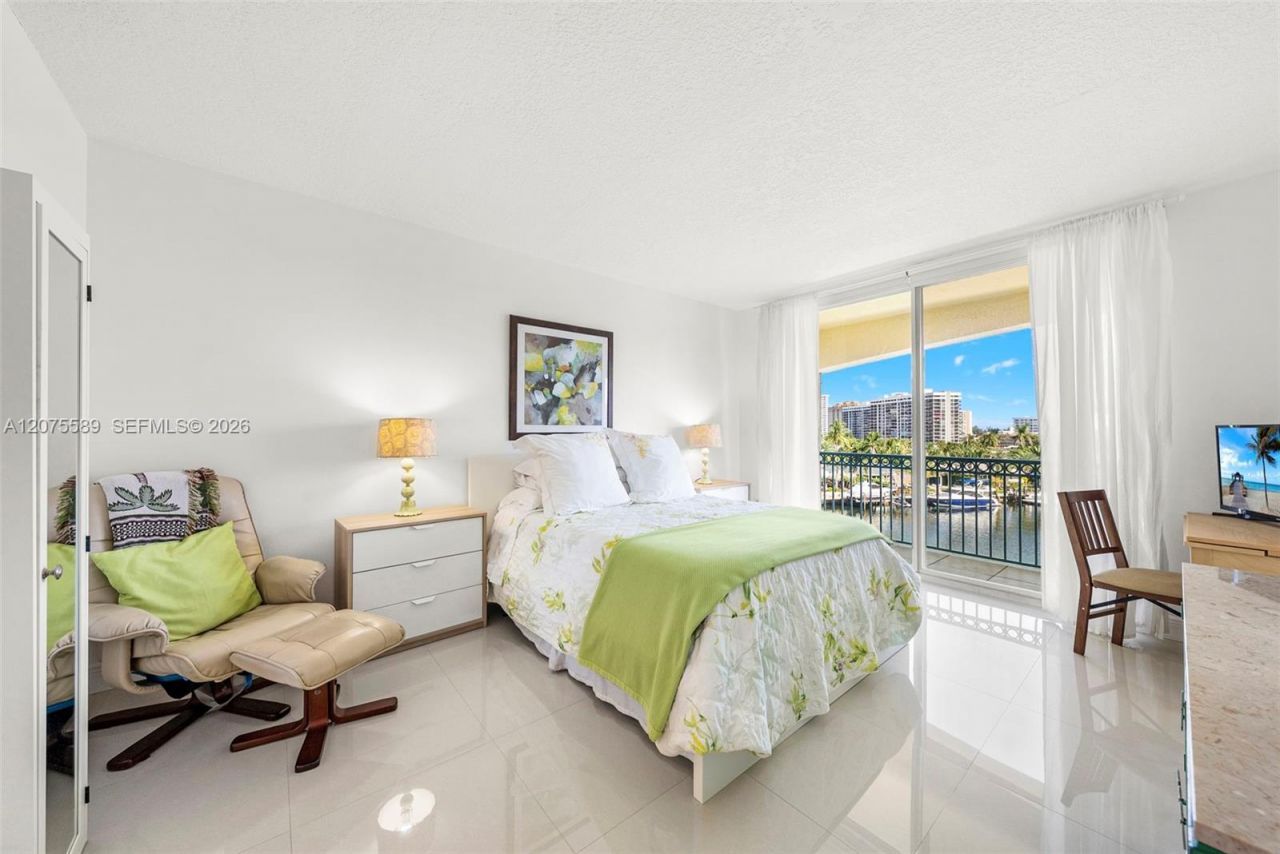 201 Golden Isles Dr , Unit 505, Hallandale Beach, FL 33009 Photo