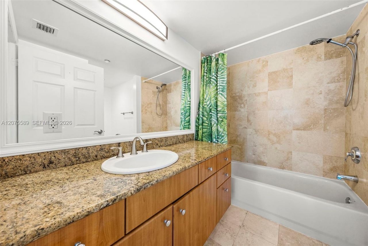 201 Golden Isles Dr , Unit 505, Hallandale Beach, FL 33009 Photo