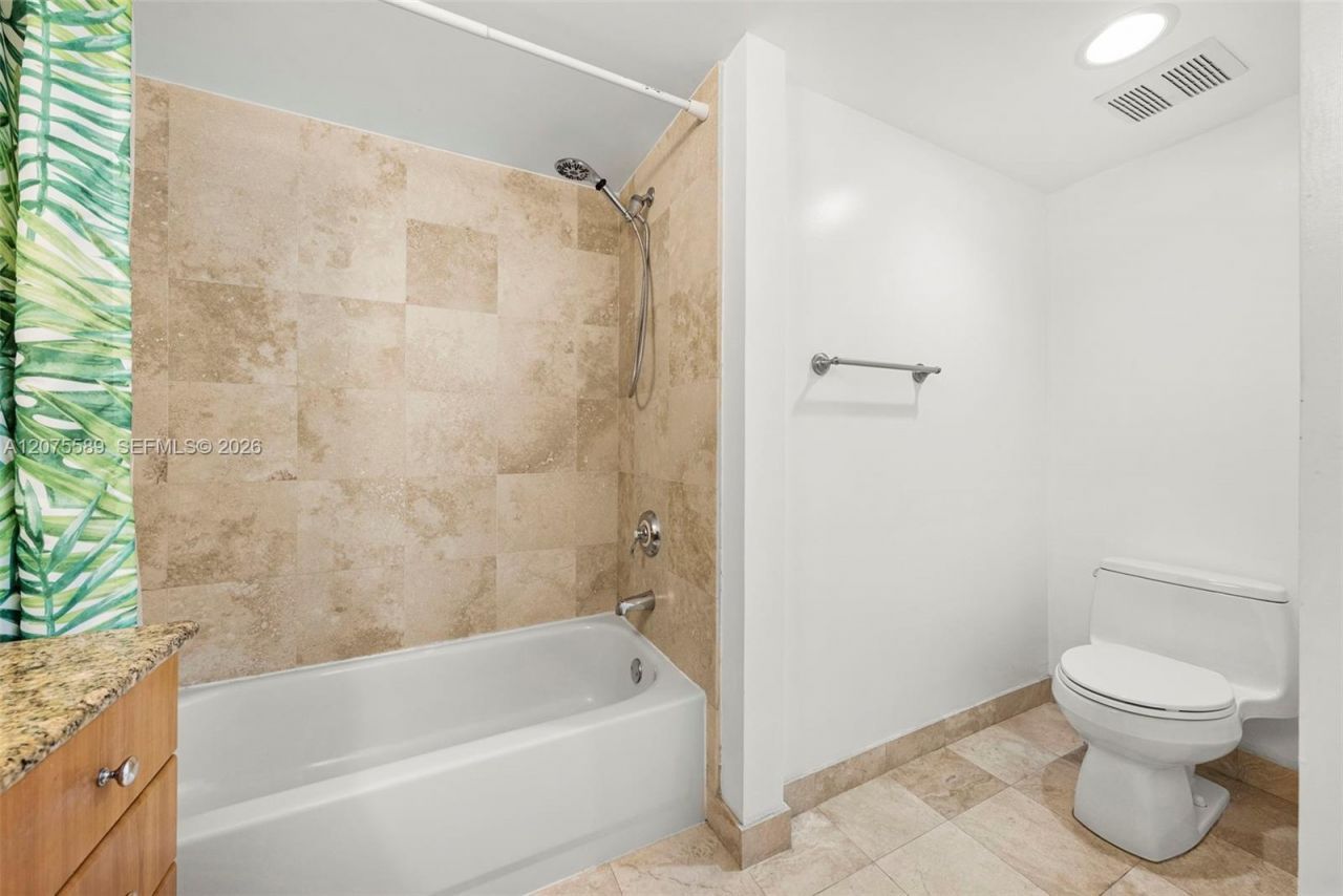 201 Golden Isles Dr , Unit 505, Hallandale Beach, FL 33009 Photo