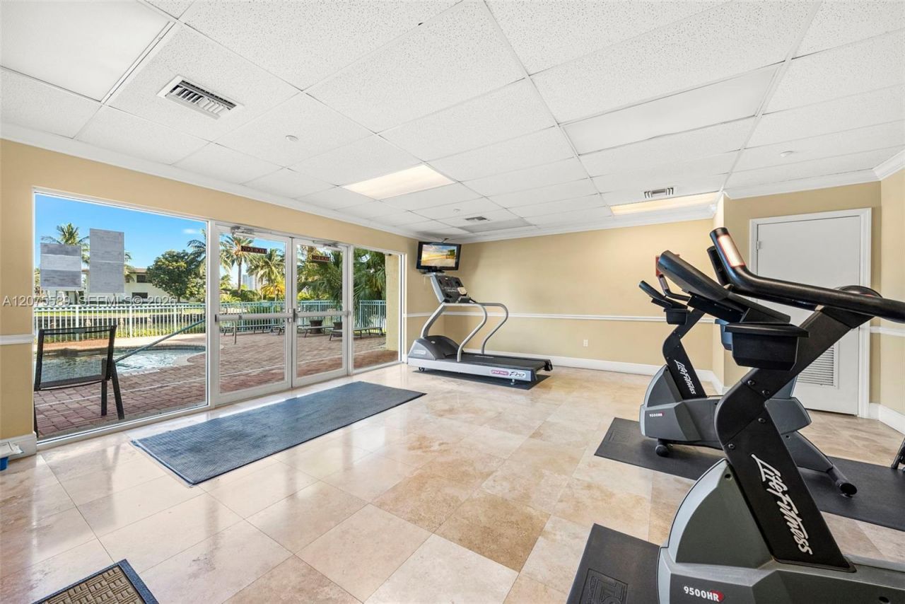 201 Golden Isles Dr , Unit 505, Hallandale Beach, FL 33009 Photo