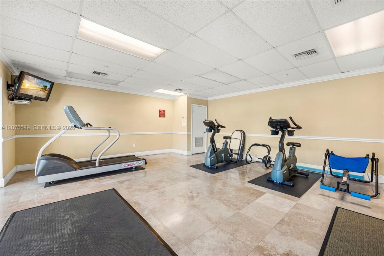 201 Golden Isles Dr , Unit 505, Hallandale Beach, FL 33009 Photo