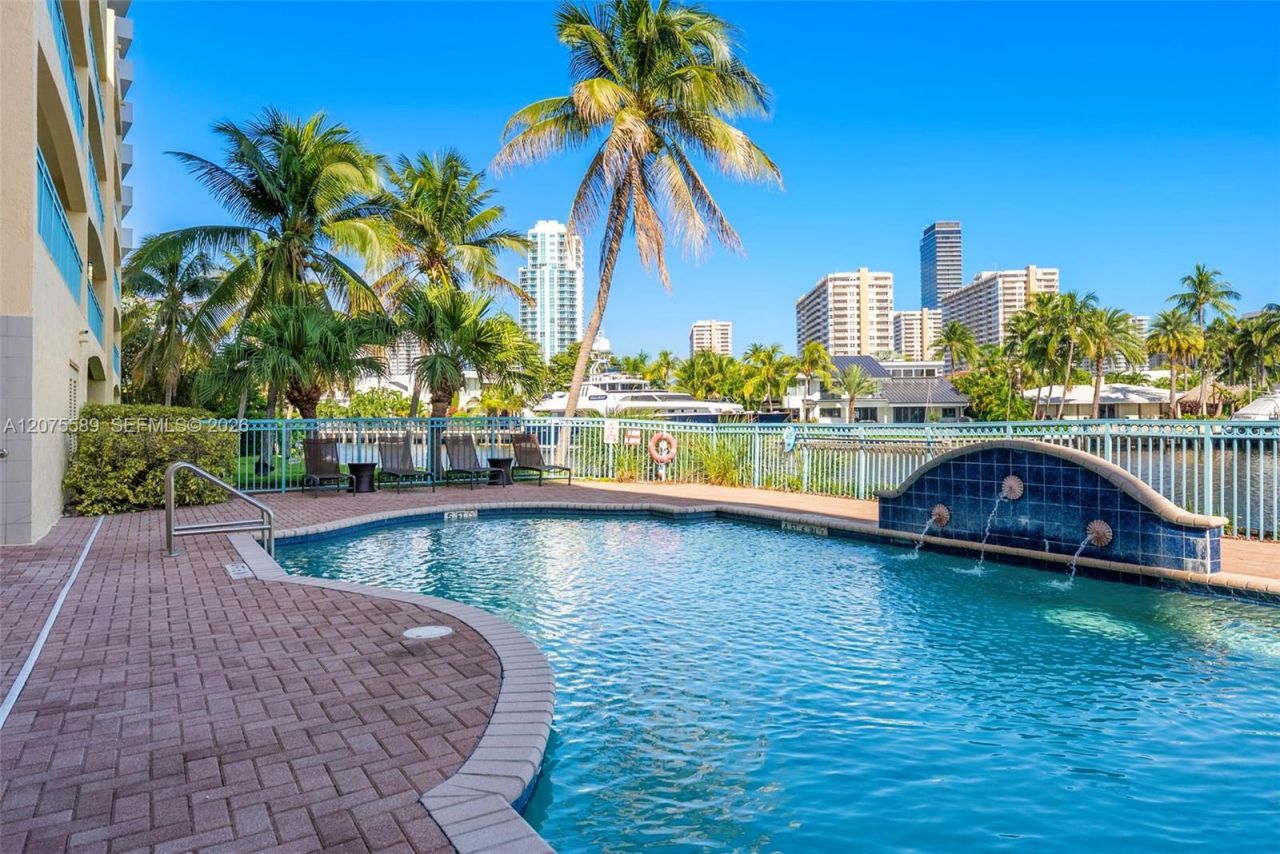 201 Golden Isles Dr , Unit 505, Hallandale Beach, FL 33009 Photo