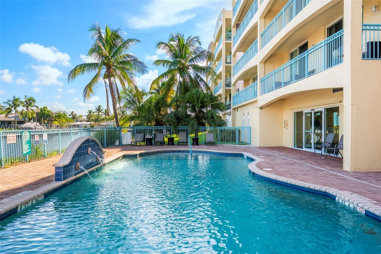 201 Golden Isles Dr , Unit 505, Hallandale Beach, FL 33009 Photo