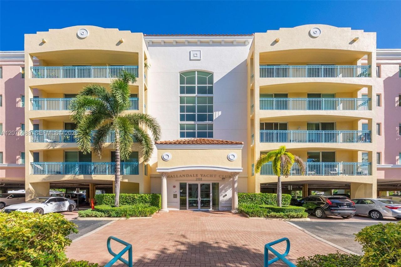 201 Golden Isles Dr , Unit 505, Hallandale Beach, FL 33009 Photo