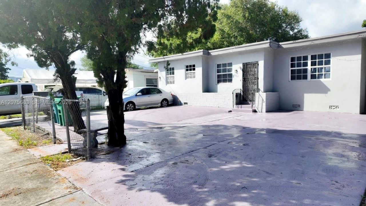 2367 NW 82nd St Miami , Miami, FL 33147 Photo
