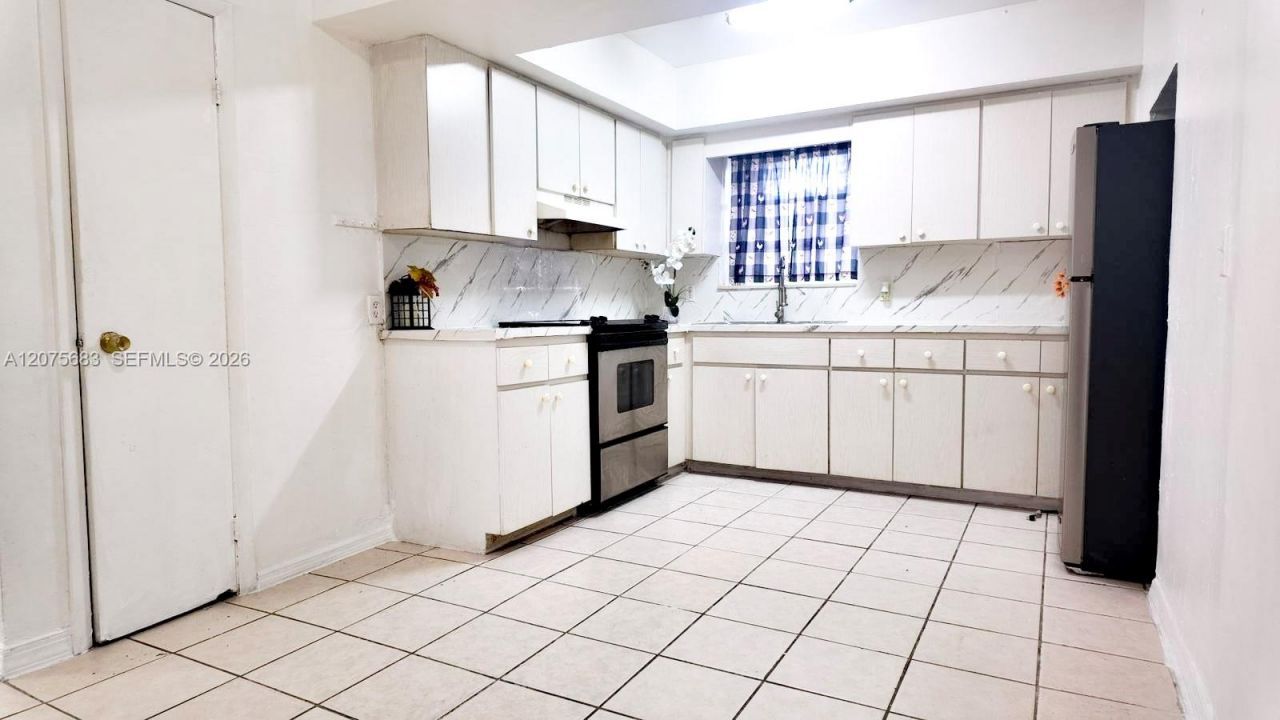 2367 NW 82nd St Miami , Miami, FL 33147 Photo