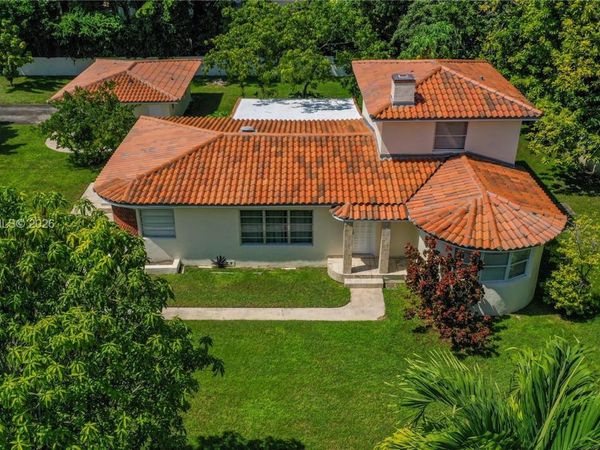 8775 SW 53rd Ct, Unit REAR, Miami, FL 33143