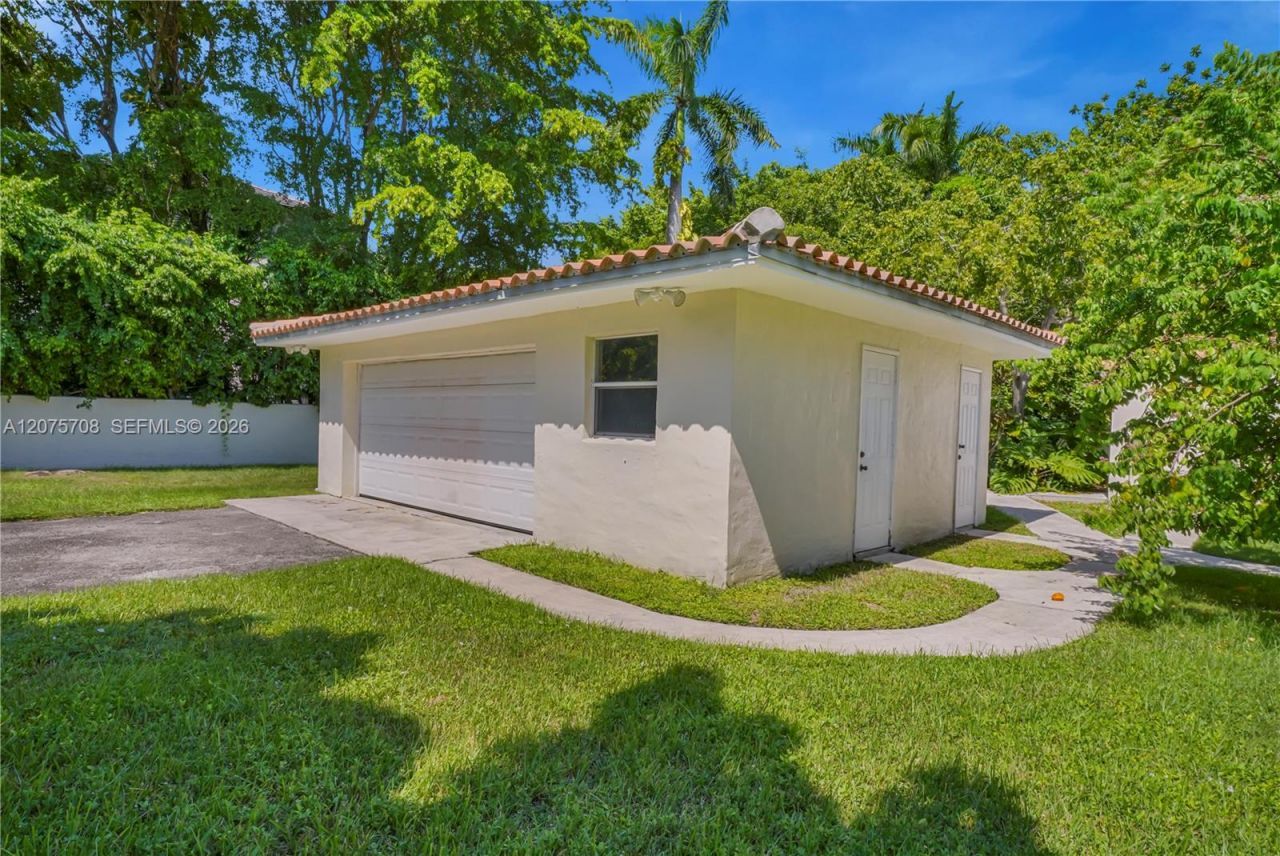 8775 SW 53rd Ct, Unit REAR, Miami, FL 33143 Photo
