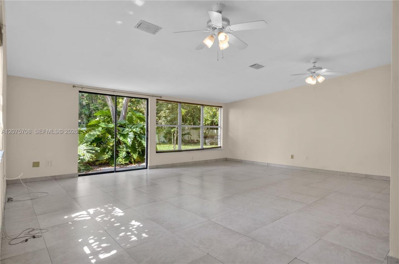 8775 SW 53rd Ct, Unit REAR, Miami, FL 33143 Photo