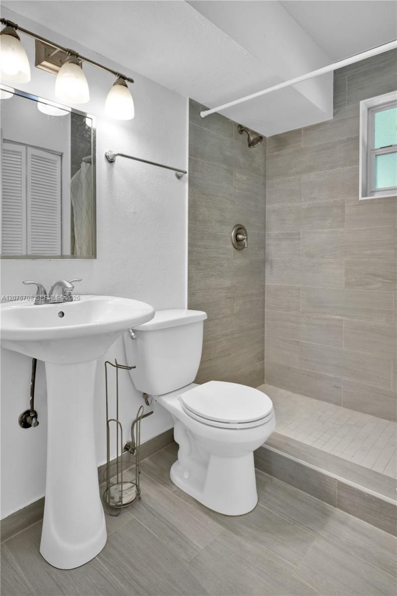 8775 SW 53rd Ct, Unit REAR, Miami, FL 33143 Photo