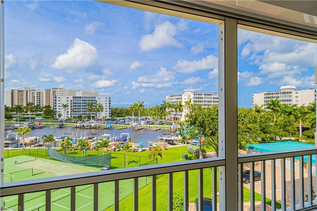 25 Bluebill Ave , Unit 301, Naples, FL 34108 Photo