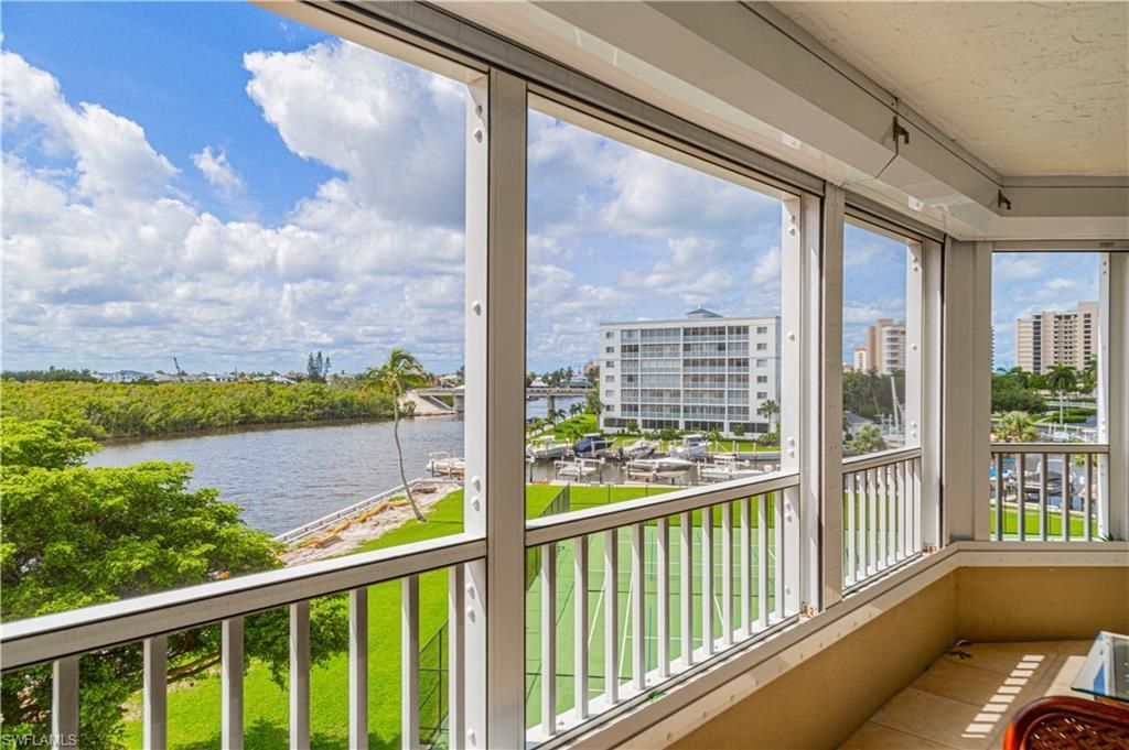 25 Bluebill Ave , Unit 301, Naples, FL 34108 Photo