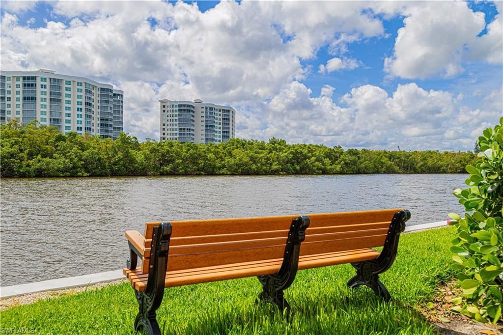 25 Bluebill Ave , Unit 301, Naples, FL 34108 Photo
