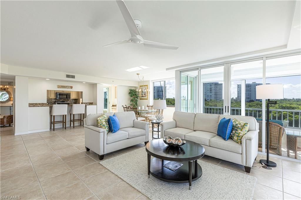 25 Bluebill Ave , Unit 301, Naples, FL 34108 Photo