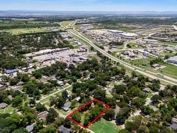 1700 S Clay Street , Kaufman, TX 75142